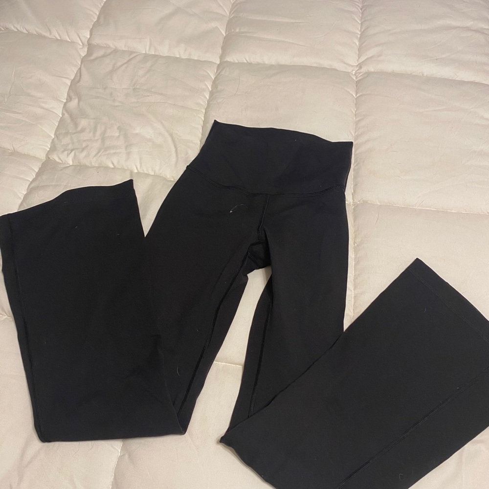 Lululemon Throw back pant Legging Flare SIZE 4
